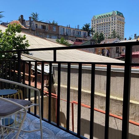Barney'S Apartment Batumi Exterior photo