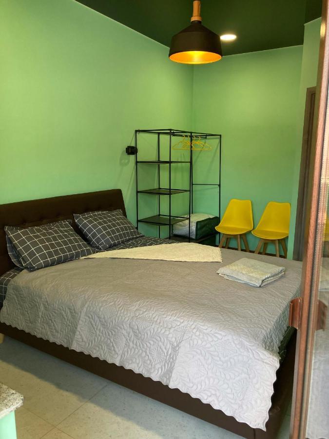 Barney'S Apartment Batumi Exterior photo